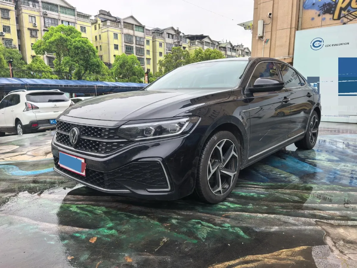 2023 Volkswagen Passat 2.0T 186HP L4 7DCT,autocango,china used car exporter,china ev exporter,chinese used car exporter,chinese used ev exporter