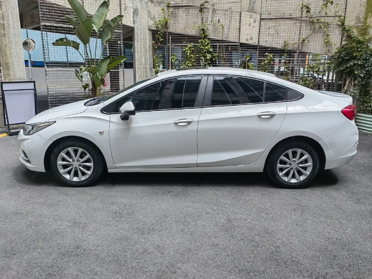 2018 Chevrolet Cruze 1.5L 114HP L4 6AT,autocango,china used car exporter,china ev exporter,chinese used car exporter,chinese used ev exporter