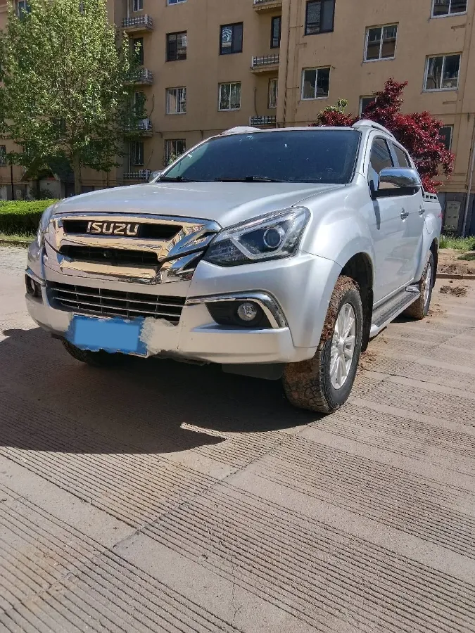 2020 Mitsubishi Outlander 2.4L 192HP L4 CVT,autocango,china used car exporter,china ev exporter,chinese used car exporter,chinese used ev exporter