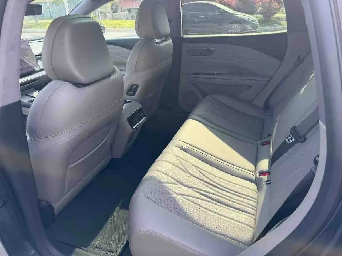 2025 Geely Galaxy Starshine 8 1.5T 163HP L4 3DHT PHEV 27.69KWH,autocango,china used car exporter,china ev exporter,chinese used car exporter,chinese used ev exporter