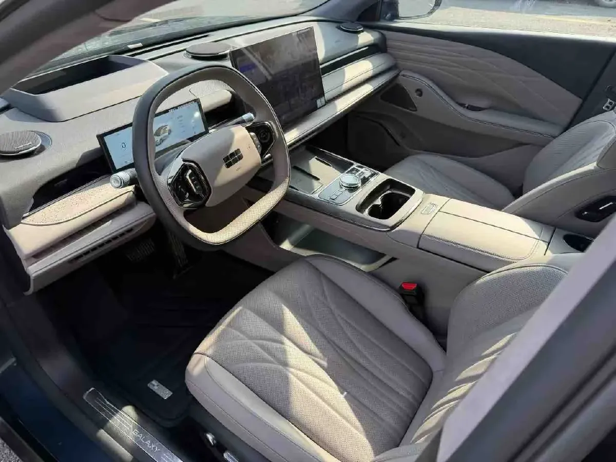 2025 Geely Galaxy Starshine 8 1.5T 163HP L4 3DHT PHEV 27.69KWH,autocango,china used car exporter,china ev exporter,chinese used car exporter,chinese used ev exporter