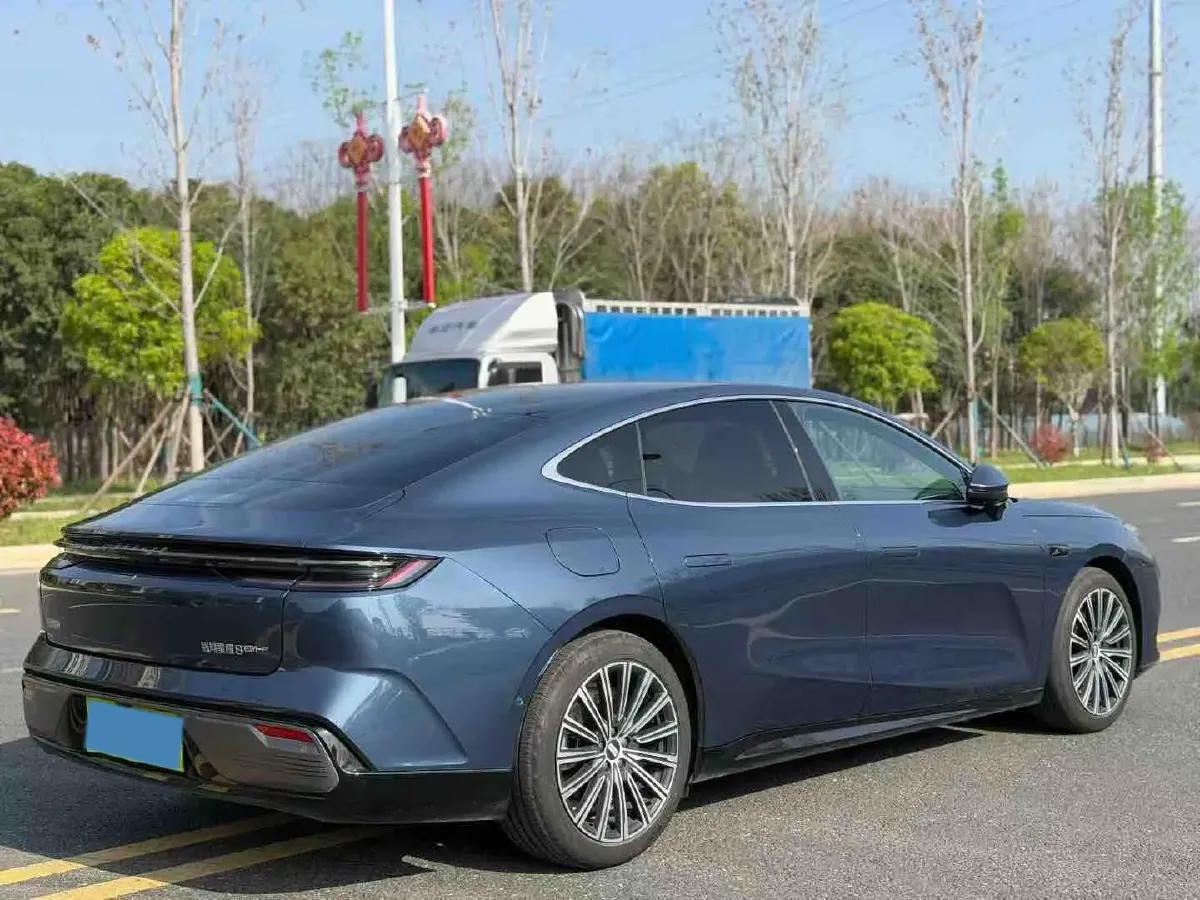 2025 Geely Galaxy Starshine 8 1.5T 163HP L4 3DHT PHEV 27.69KWH,autocango,china used car exporter,china ev exporter,chinese used car exporter,chinese used ev exporter