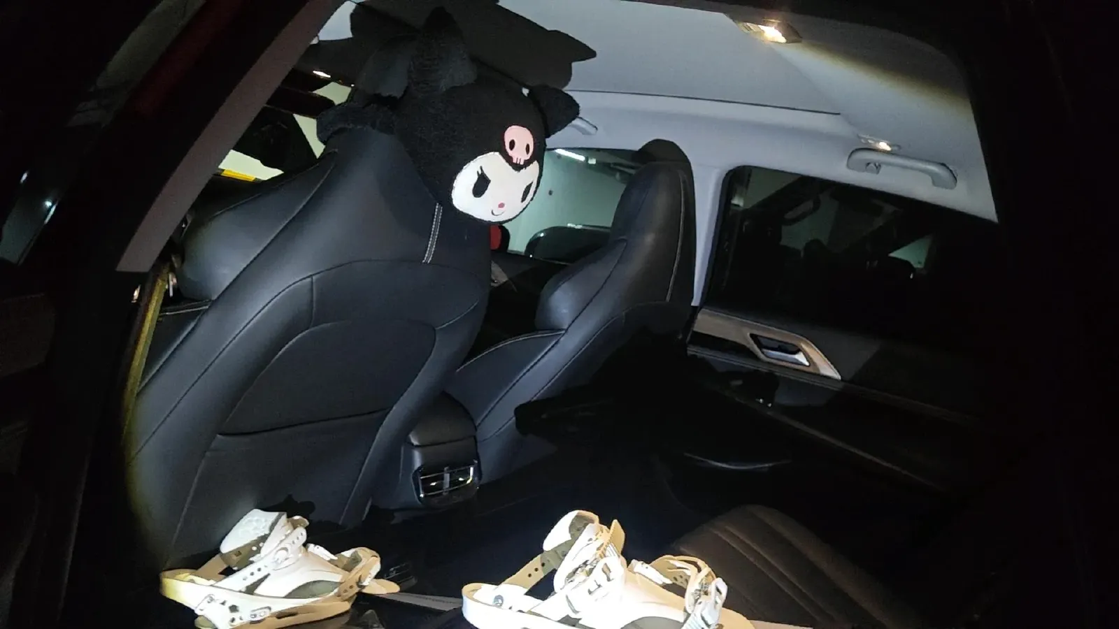 2021 ChangAn UNI-K 2.0T 233HP L4 8AT,autocango,china used car exporter,china ev exporter,chinese used car exporter,chinese used ev exporter