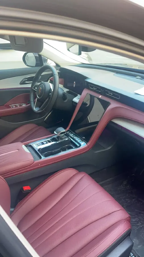 2025 HongQi H5 1.5T 169HP L4 1DHT Hybrid,autocango,china used car exporter,china ev exporter,chinese used car exporter,chinese used ev exporter