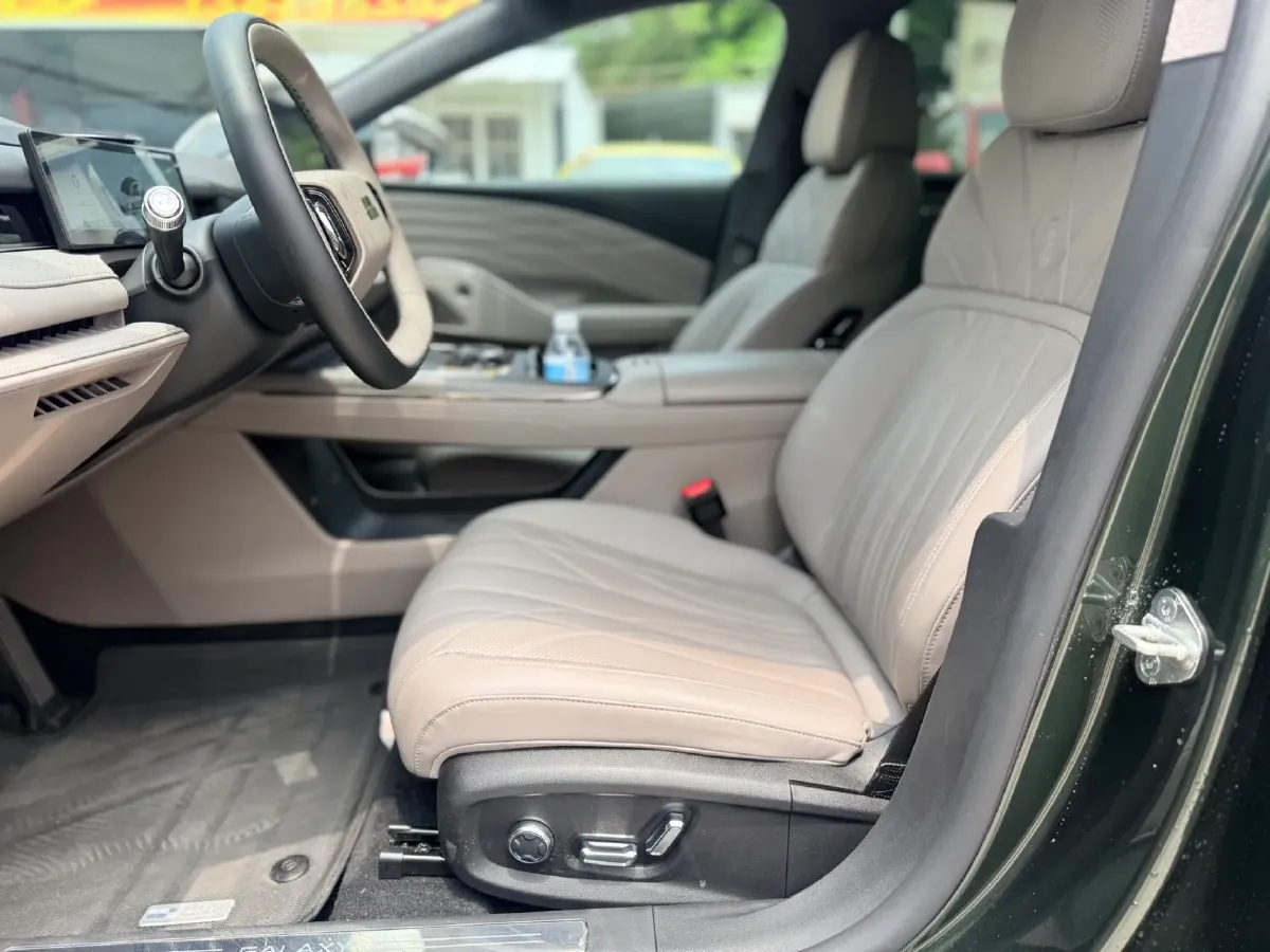 2025 Geely Galaxy Starshine 8 1.5T 163HP L4 3DHT PHEV 27.69KWH,autocango,china used car exporter,china ev exporter,chinese used car exporter,chinese used ev exporter