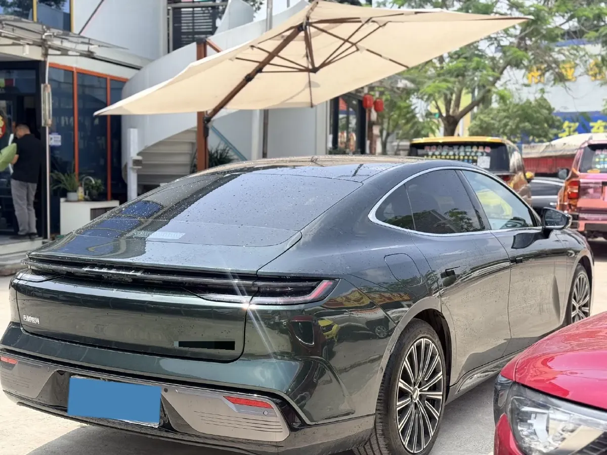 2025 Geely Galaxy Starshine 8 1.5T 163HP L4 3DHT PHEV 27.69KWH,autocango,china used car exporter,china ev exporter,chinese used car exporter,chinese used ev exporter