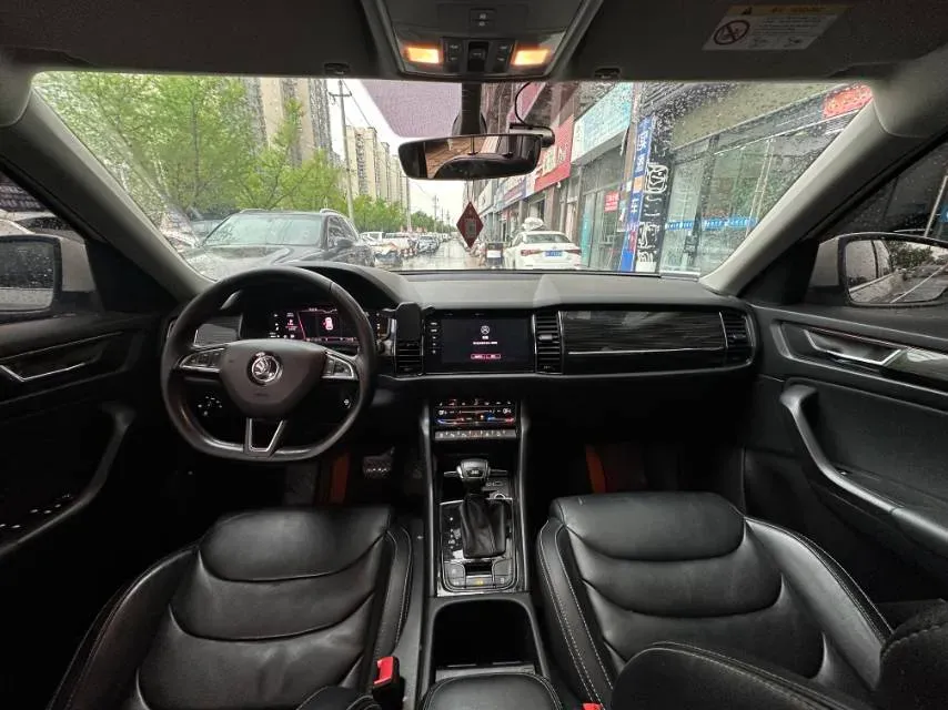 2020 Skoda Kodiak 2.0T 186HP L4 7DCT,autocango,china used car exporter,china ev exporter,chinese used car exporter,chinese used ev exporter