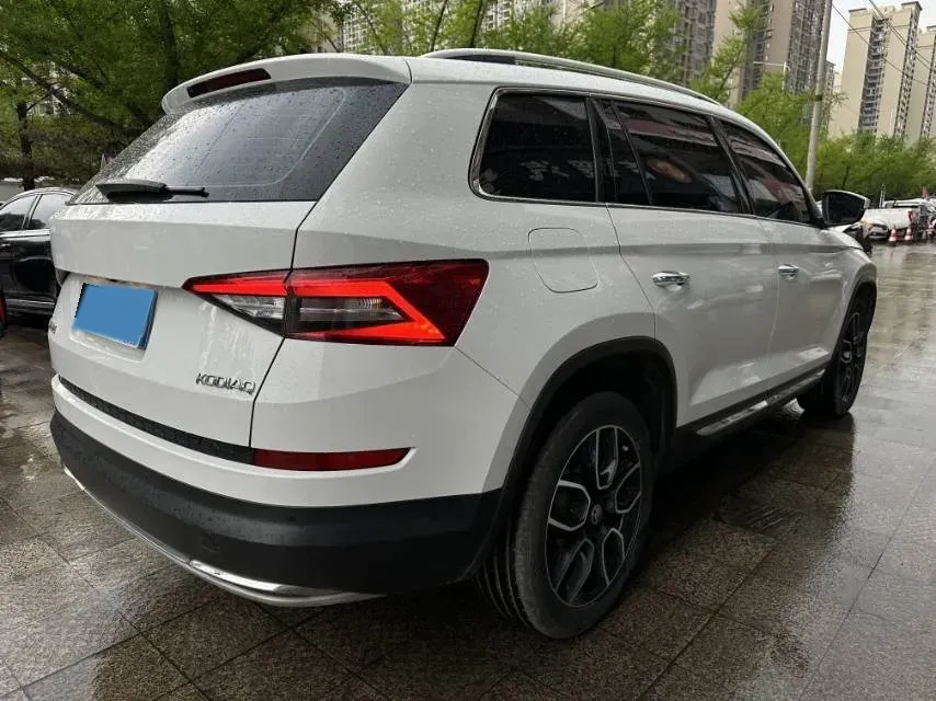 2020 Skoda Kodiak 2.0T 186HP L4 7DCT,autocango,china used car exporter,china ev exporter,chinese used car exporter,chinese used ev exporter