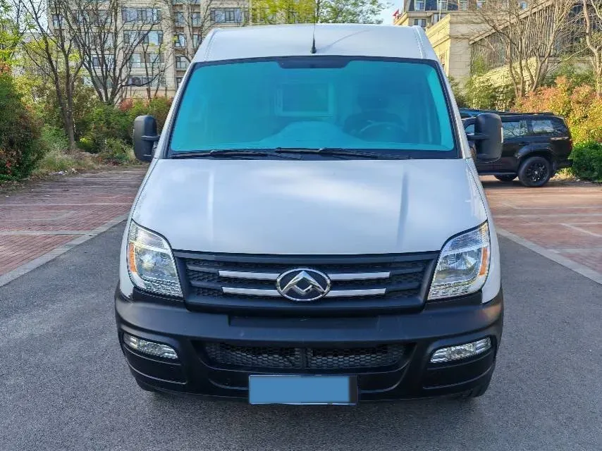 2019 MAXUS XinTu V80 2.0T 139HP L4 6MT,autocango,china used car exporter,china ev exporter,chinese used car exporter,chinese used ev exporter