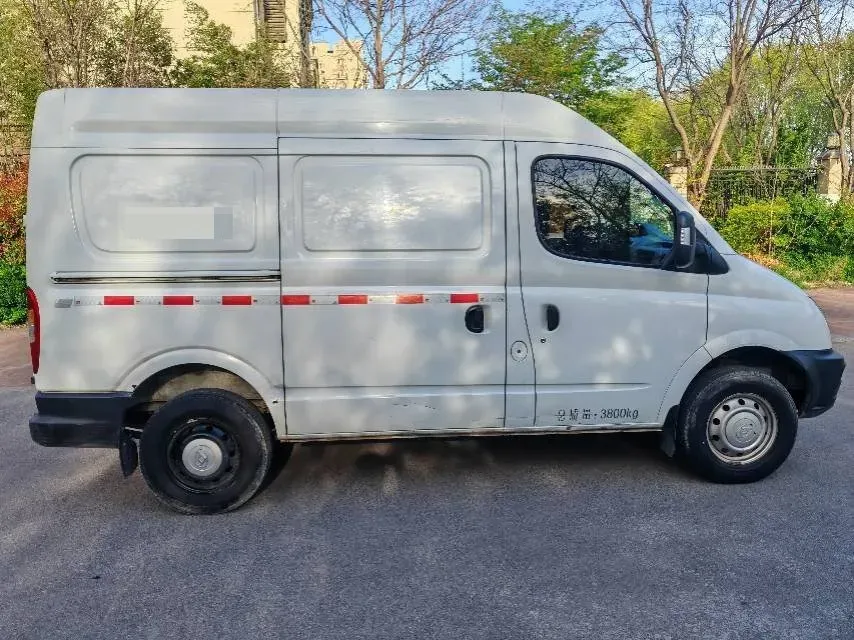 2019 MAXUS XinTu V80 2.0T 139HP L4 6MT,autocango,china used car exporter,china ev exporter,chinese used car exporter,chinese used ev exporter