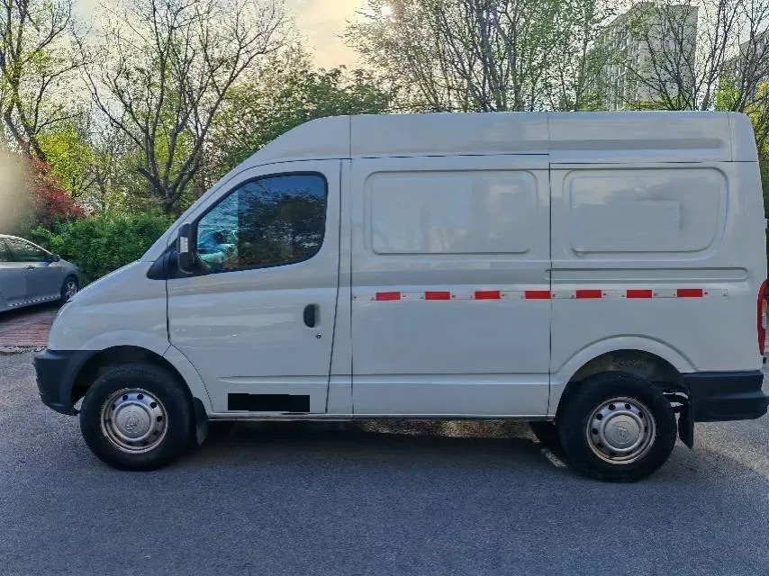 2019 MAXUS XinTu V80 2.0T 139HP L4 6MT,autocango,china used car exporter,china ev exporter,chinese used car exporter,chinese used ev exporter