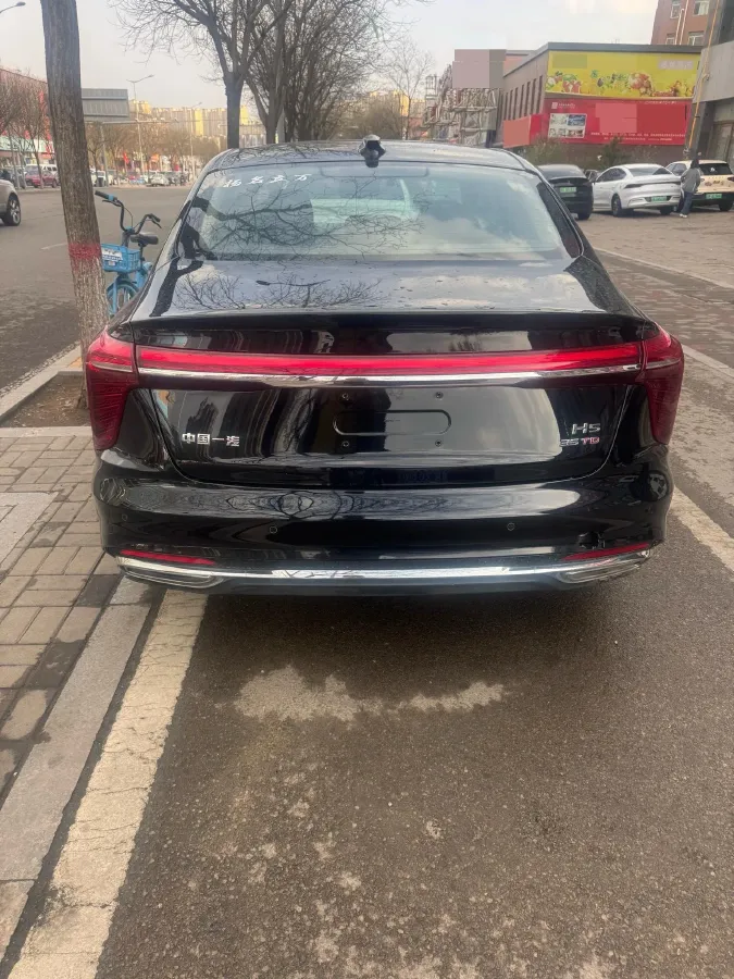 2022 HongQi H5 1.5T 169HP L4 7DCT,autocango,china used car exporter,china ev exporter,chinese used car exporter,chinese used ev exporter
