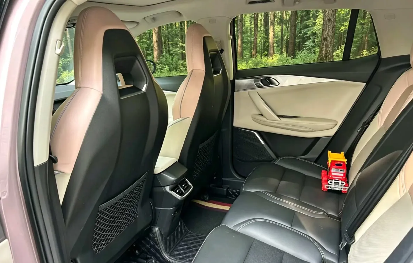 2022 Roewe i6 MAX BEV 61.1KWH,autocango,china used car exporter,china ev exporter,chinese used car exporter,chinese used ev exporter