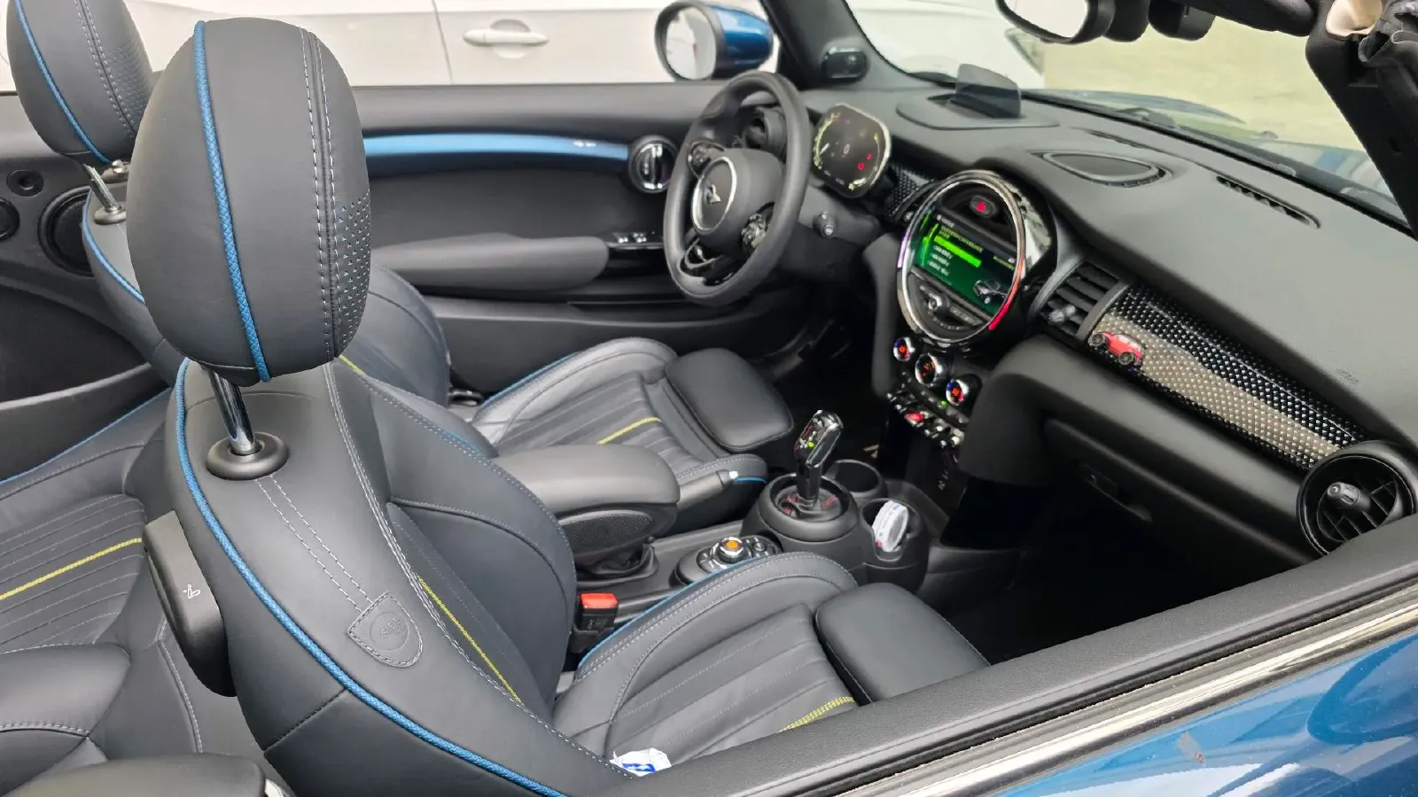 2021 MINI MINI 2.0T 192HP L4 7DCT,autocango,china used car exporter,china ev exporter,chinese used car exporter,chinese used ev exporter