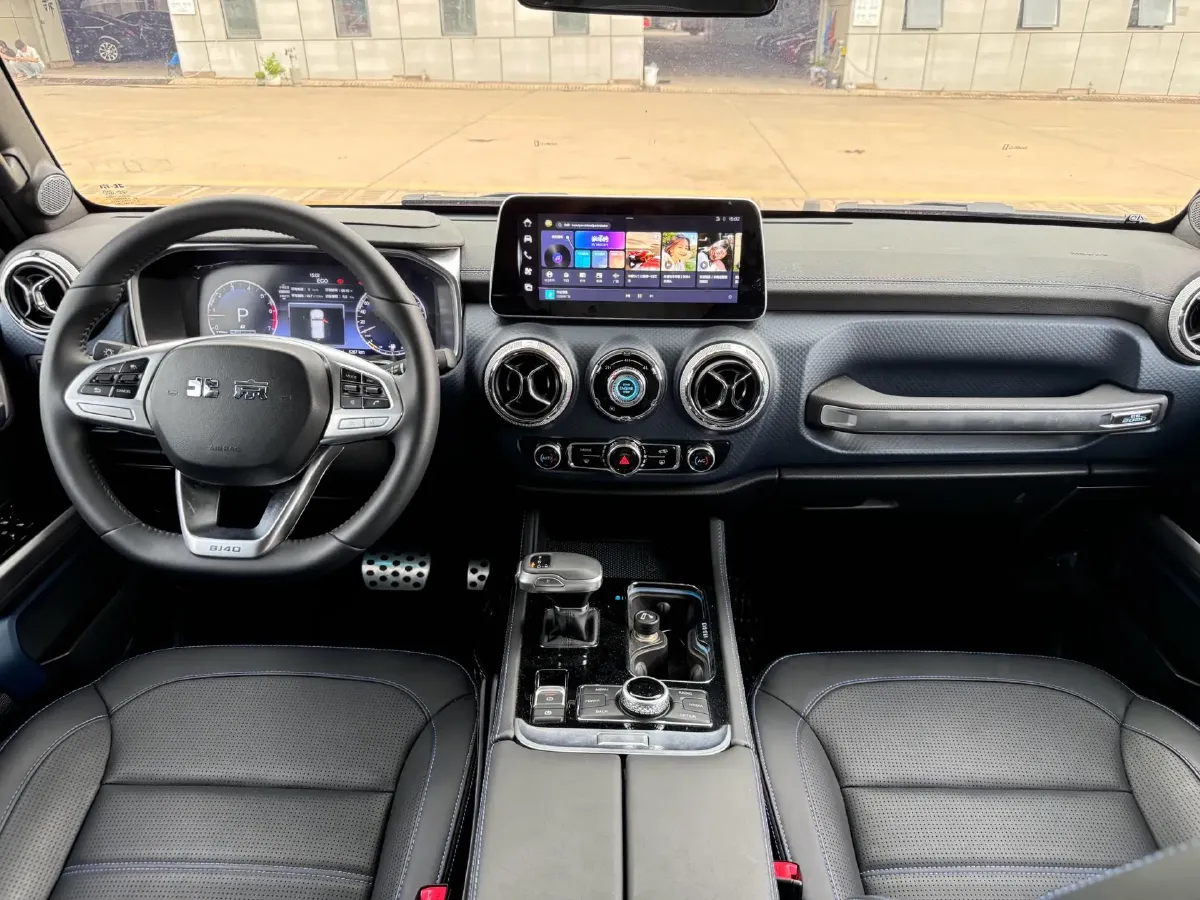 2024 Beijing BJ40 2.0T 224HP L4 8AT,autocango,china used car exporter,china ev exporter,chinese used car exporter,chinese used ev exporter