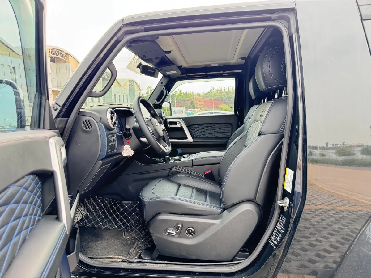 2024 Beijing BJ40 2.0T 224HP L4 8AT,autocango,china used car exporter,china ev exporter,chinese used car exporter,chinese used ev exporter