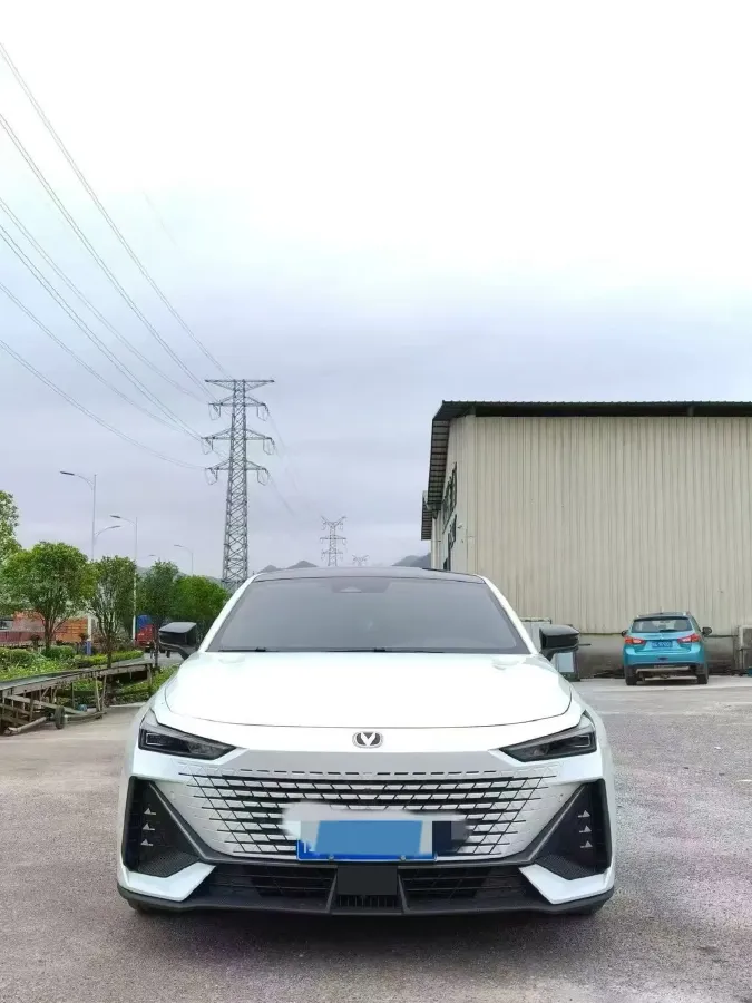2023 ChangAn UNI-V 1.5T 188HP L4 7DCT,autocango,china used car exporter,china ev exporter,chinese used car exporter,chinese used ev exporter