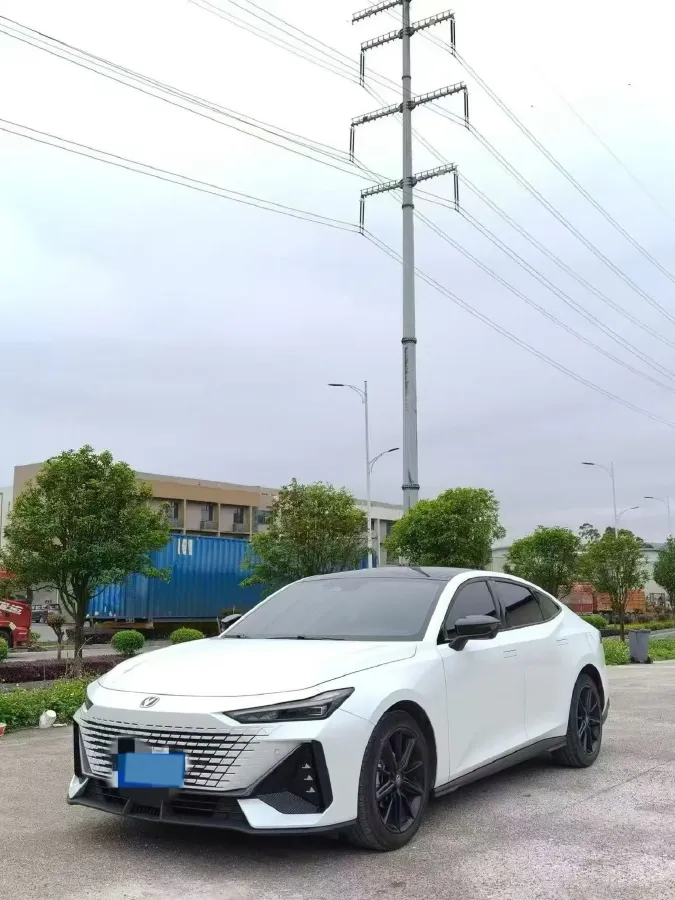 2023 ChangAn UNI-V 1.5T 188HP L4 7DCT,autocango,china used car exporter,china ev exporter,chinese used car exporter,chinese used ev exporter