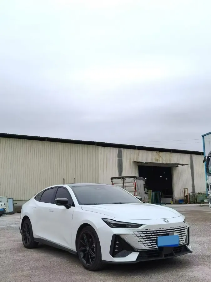 2023 ChangAn UNI-V 1.5T 188HP L4 7DCT,autocango,china used car exporter,china ev exporter,chinese used car exporter,chinese used ev exporter