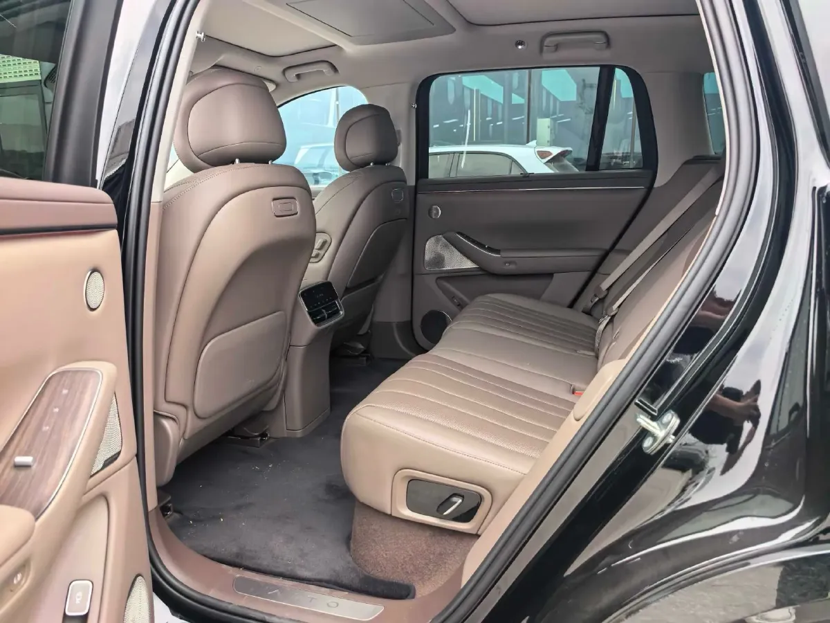 2026 AITO AITO M7 REEV 160HP REEV,autocango,china used car exporter,china ev exporter,chinese used car exporter,chinese used ev exporter