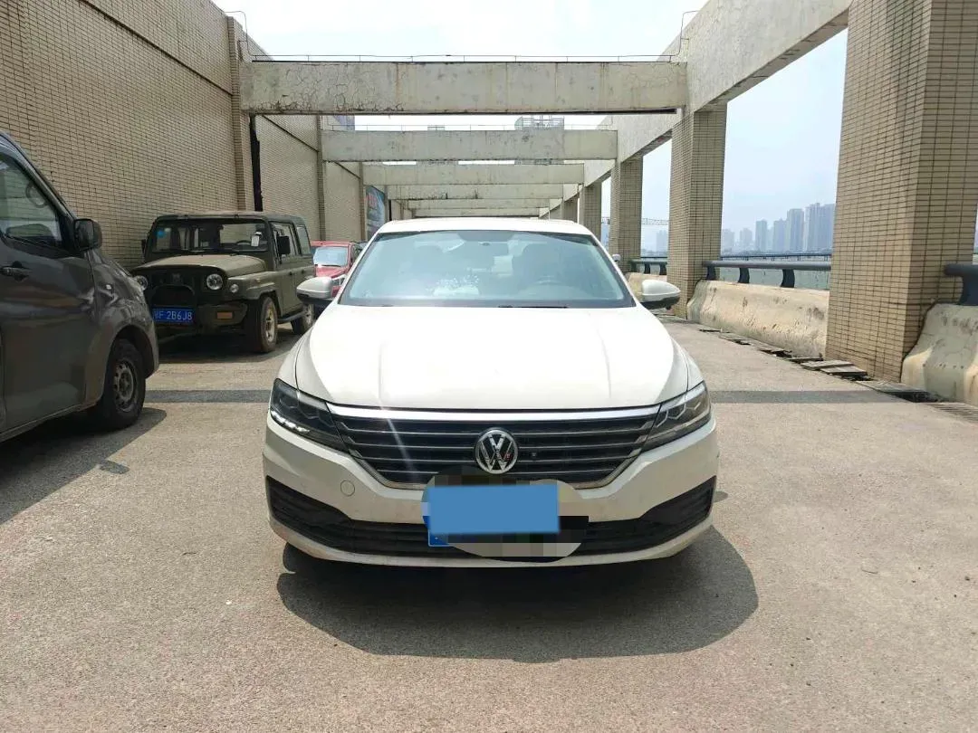 2018 Landwind XiaoYao 1.5T 163HP L4 CVT,autocango,china used car exporter,china ev exporter,chinese used car exporter,chinese used ev exporter