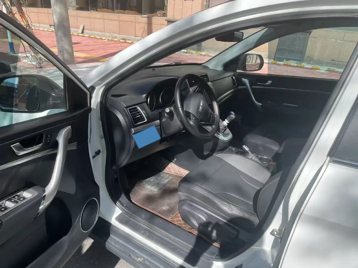 2019 Haval M6 1.5T 150HP L4 6MT,autocango,china used car exporter,china ev exporter,chinese used car exporter,chinese used ev exporter