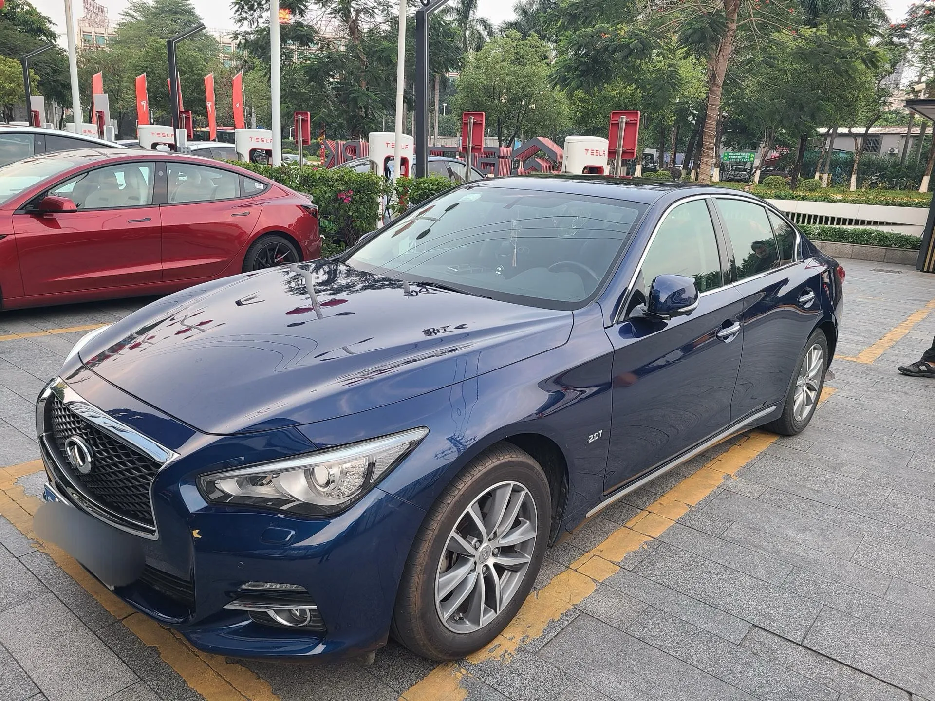2016 Infiniti Q50L 2.0T 211HP L4 7AT