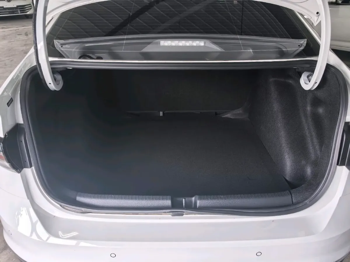 2025 Volkswagen Lavida 1.5L 110HP L4 6AT,autocango,china used car exporter,china ev exporter,chinese used car exporter,chinese used ev exporter