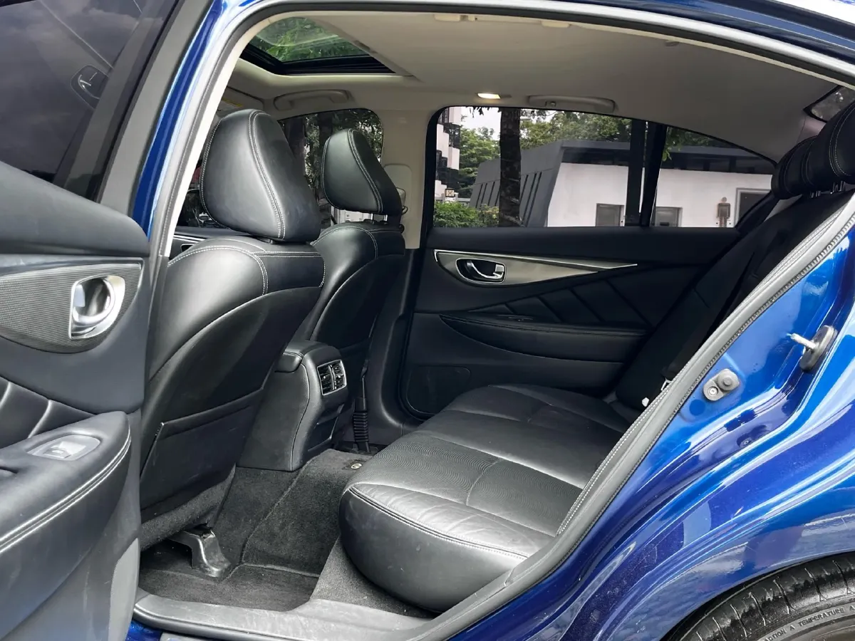 2018 Jeep Grand Commander 2.0T 265HP L4 9AT,autocango,china used car exporter,china ev exporter,chinese used car exporter,chinese used ev exporter