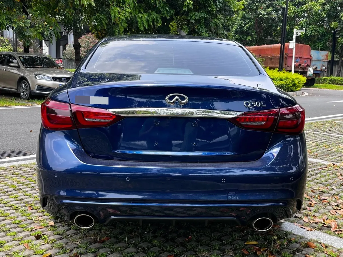 2018 Jeep Grand Commander 2.0T 265HP L4 9AT,autocango,china used car exporter,china ev exporter,chinese used car exporter,chinese used ev exporter