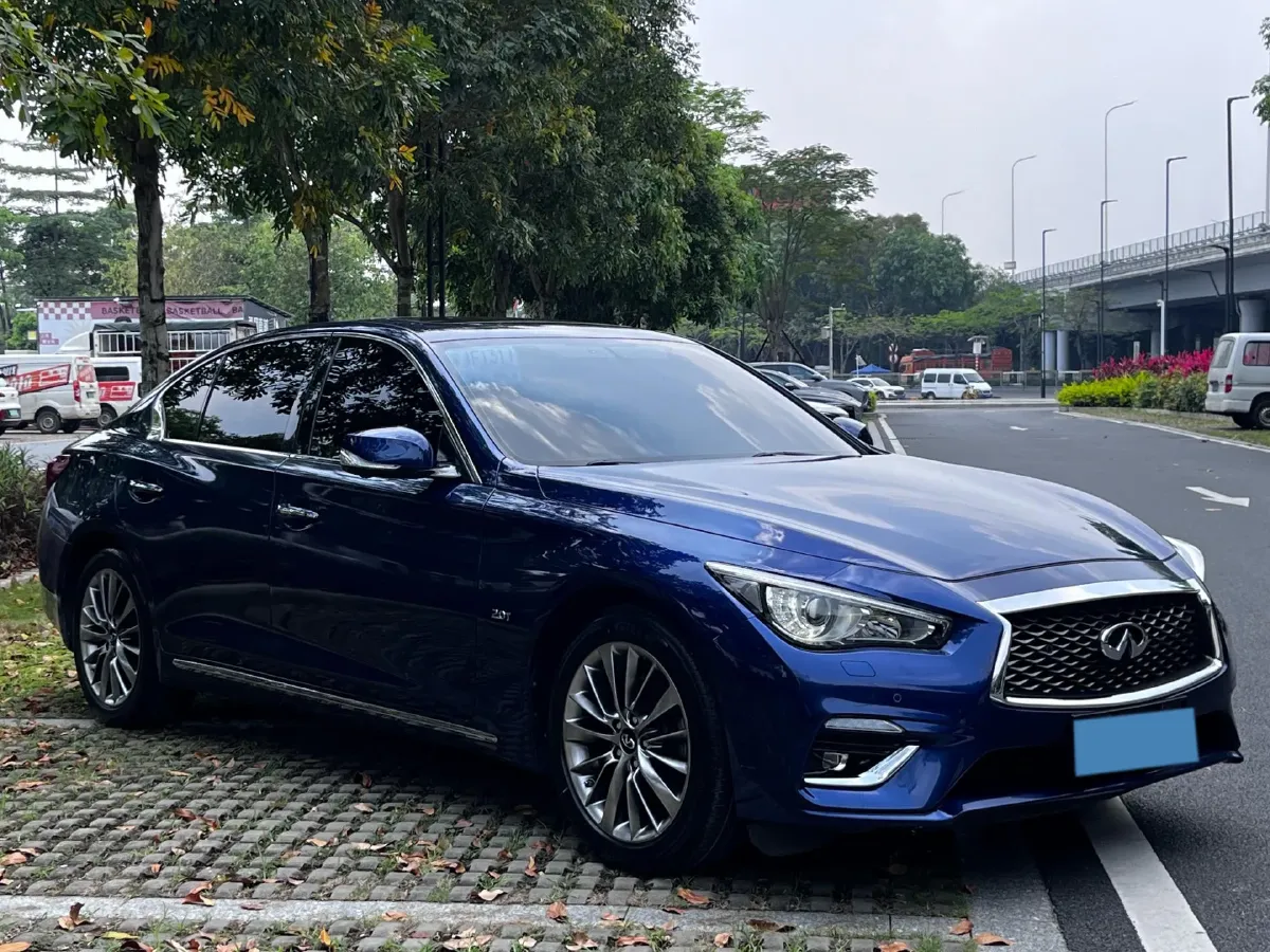 2018 Jeep Grand Commander 2.0T 265HP L4 9AT,autocango,china used car exporter,china ev exporter,chinese used car exporter,chinese used ev exporter