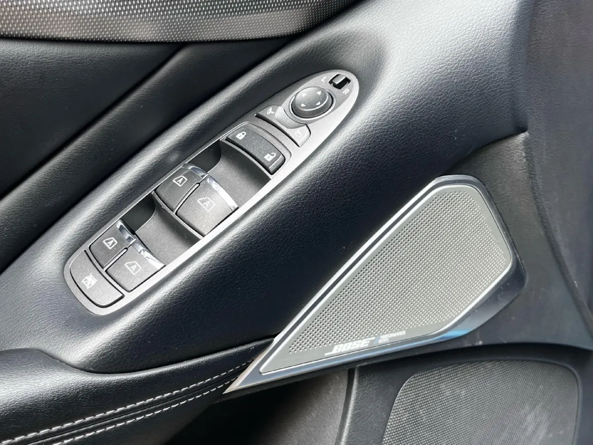 2018 Jeep Grand Commander 2.0T 265HP L4 9AT,autocango,china used car exporter,china ev exporter,chinese used car exporter,chinese used ev exporter