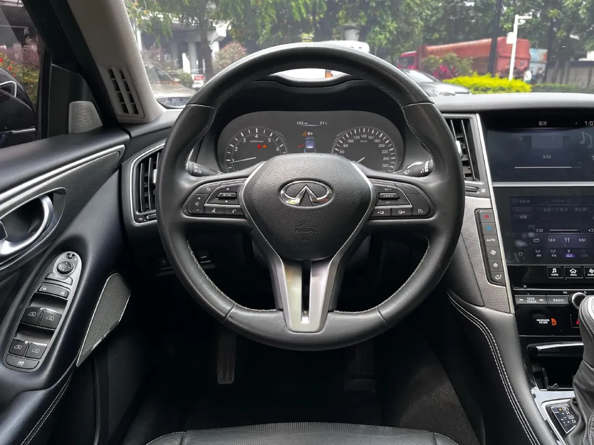 2018 Jeep Grand Commander 2.0T 265HP L4 9AT,autocango,china used car exporter,china ev exporter,chinese used car exporter,chinese used ev exporter