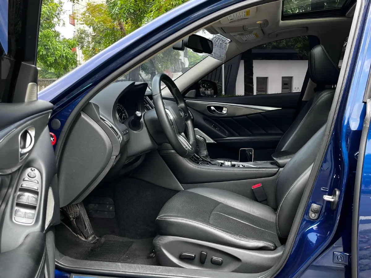 2018 Jeep Grand Commander 2.0T 265HP L4 9AT,autocango,china used car exporter,china ev exporter,chinese used car exporter,chinese used ev exporter