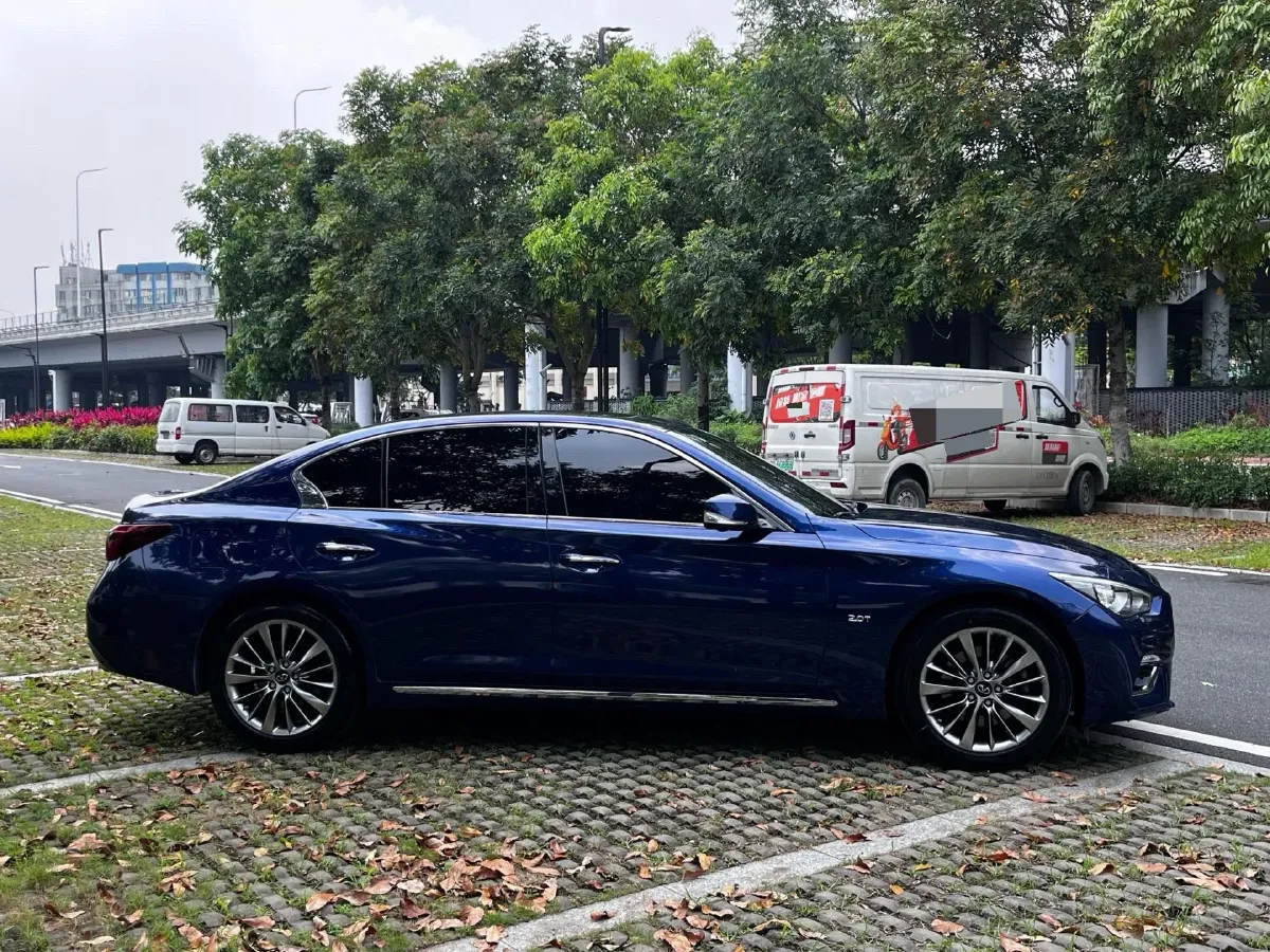 2018 Jeep Grand Commander 2.0T 265HP L4 9AT,autocango,china used car exporter,china ev exporter,chinese used car exporter,chinese used ev exporter