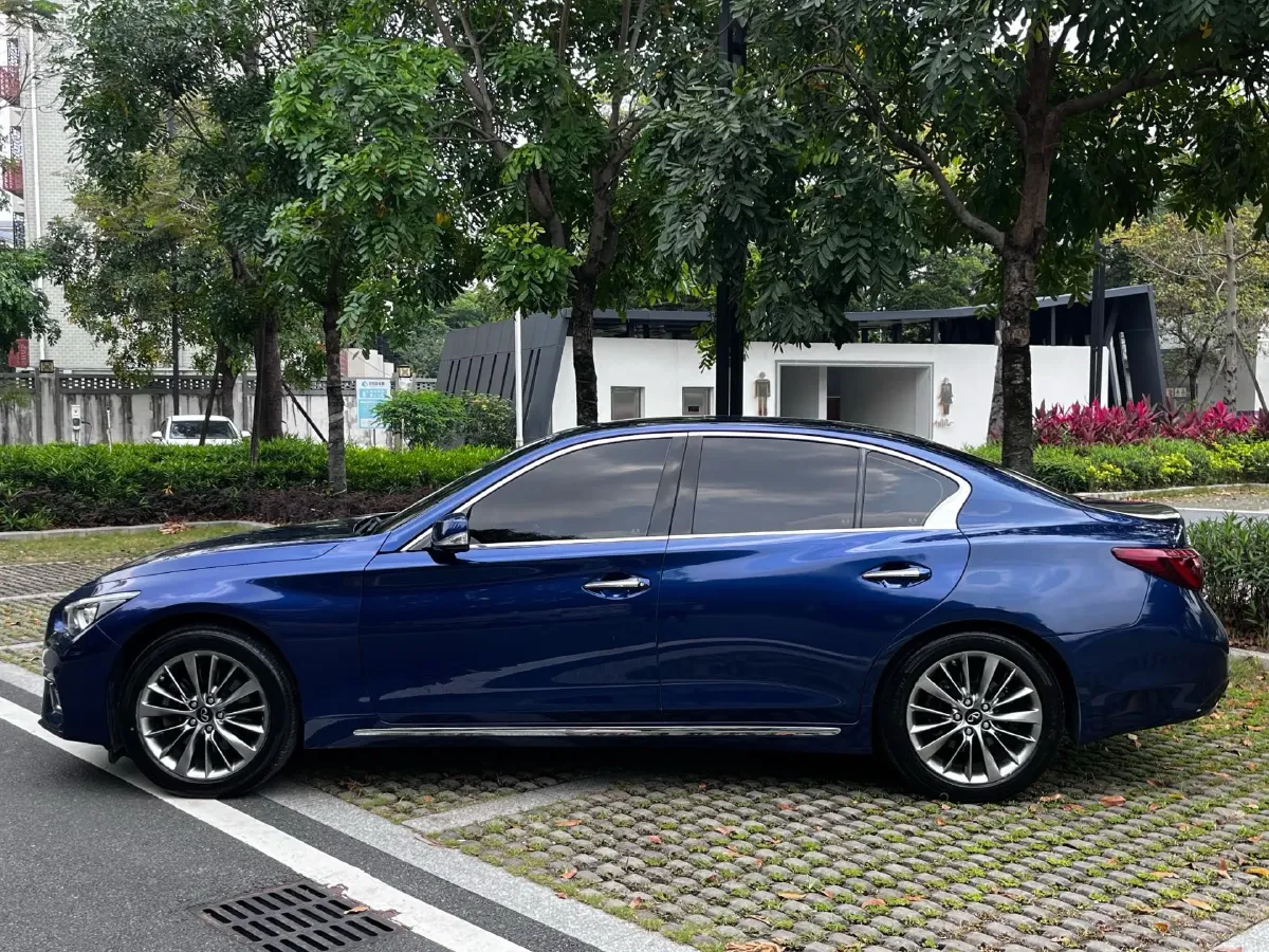 2018 Jeep Grand Commander 2.0T 265HP L4 9AT,autocango,china used car exporter,china ev exporter,chinese used car exporter,chinese used ev exporter