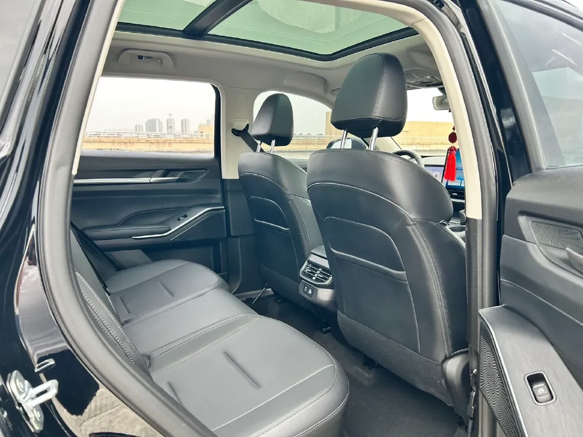 2024 Haval H6 1.5T 184HP L4 7DCT,autocango,china used car exporter,china ev exporter,chinese used car exporter,chinese used ev exporter