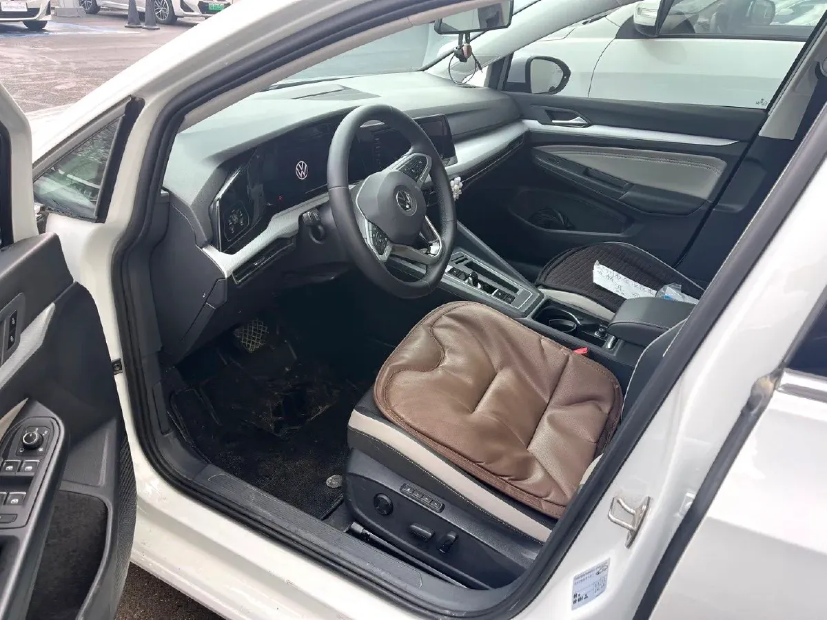 2023 Volkswagen Golf 1.4T 150HP L4 7DCT,autocango,china used car exporter,china ev exporter,chinese used car exporter,chinese used ev exporter