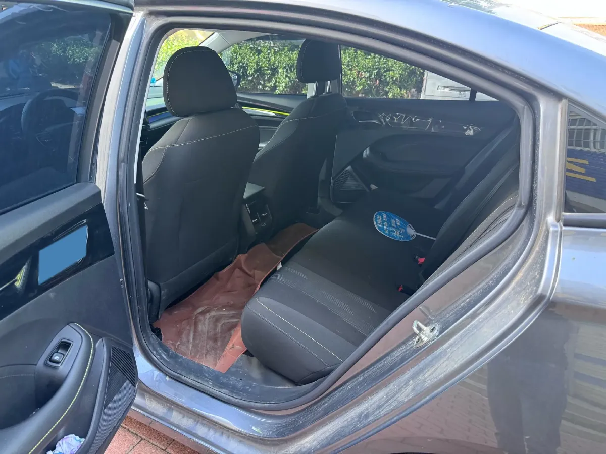 2021 Roewe i5 1.5L 120HP L4 5MT,autocango,china used car exporter,china ev exporter,chinese used car exporter,chinese used ev exporter