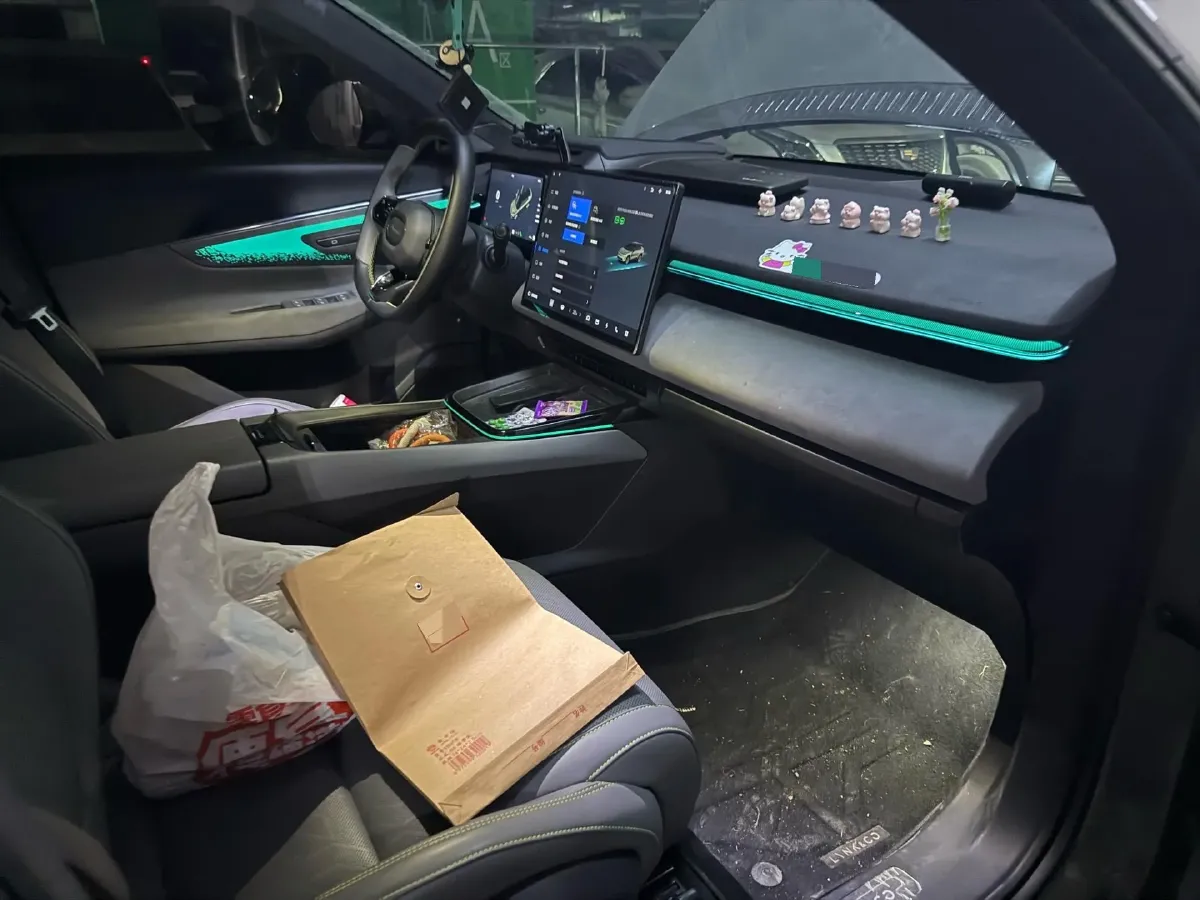 2023 LYNK&CO 08 EM-P 1.5T 163HP L4 3DHT PHEV 39.8KWH,autocango,china used car exporter,china ev exporter,chinese used car exporter,chinese used ev exporter