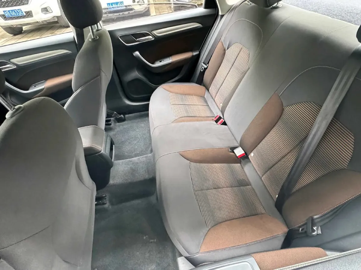 2018 Roewe i6 1.0T 125HP L3 7DCT,autocango,china used car exporter,china ev exporter,chinese used car exporter,chinese used ev exporter
