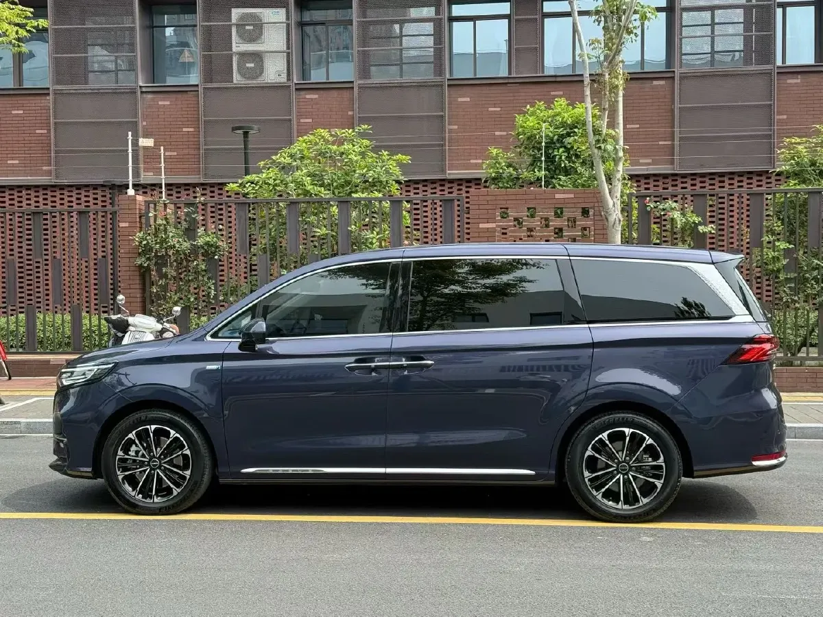 2022 Roewe iMAX8 2.0T 234HP L4 8AT,autocango,china used car exporter,china ev exporter,chinese used car exporter,chinese used ev exporter