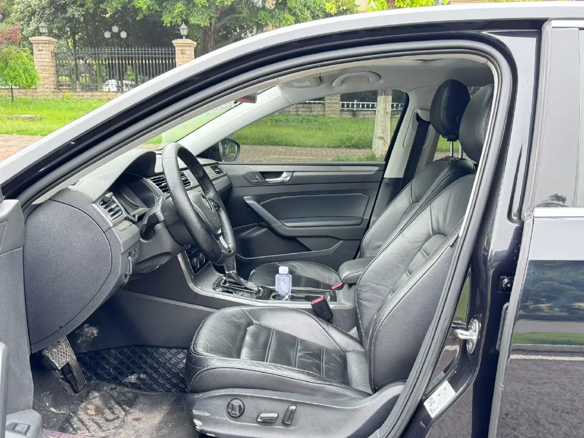 2017 Volkswagen Passat 1.8T 180HP L4 7DCT,autocango,china used car exporter,china ev exporter,chinese used car exporter,chinese used ev exporter