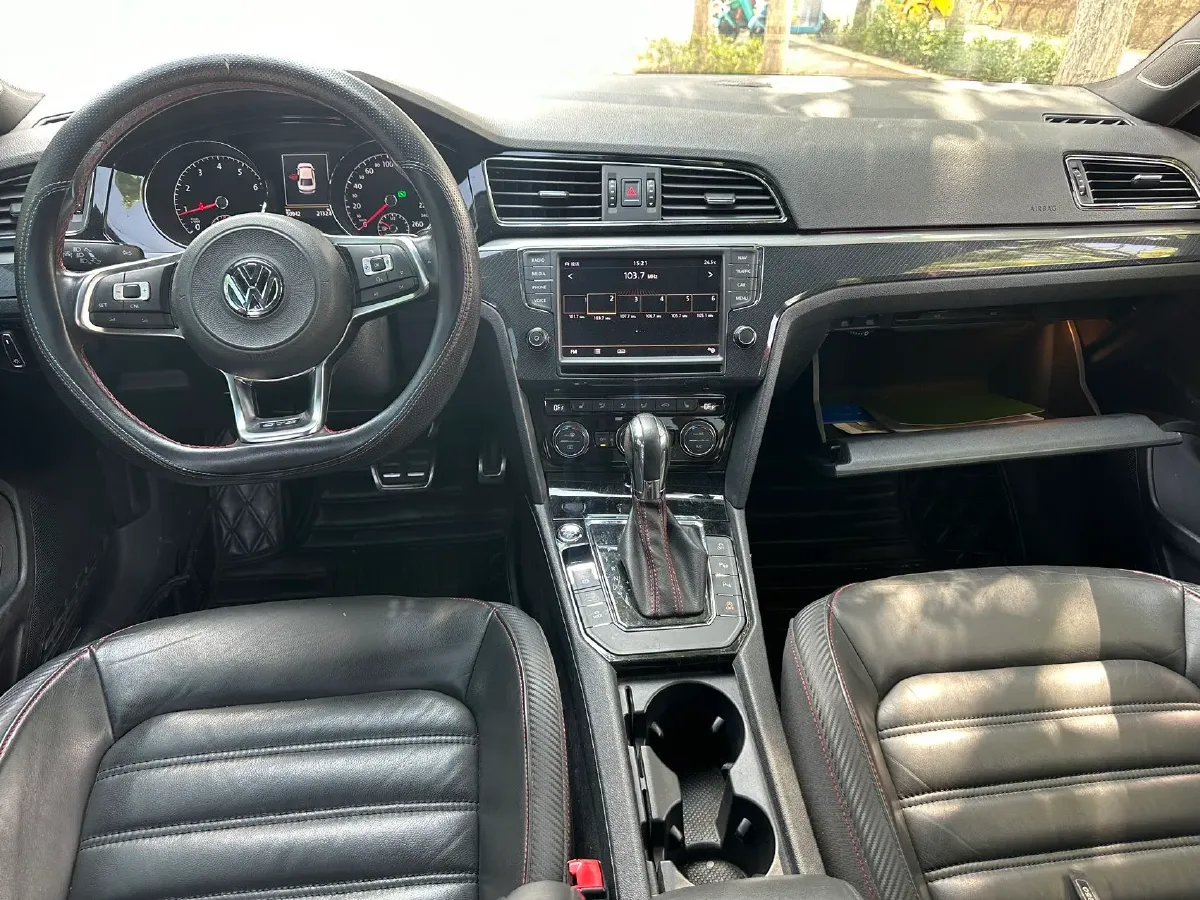 2017 Volkswagen Lamando 2.0T 220HP L4 7DCT,autocango,china used car exporter,china ev exporter,chinese used car exporter,chinese used ev exporter