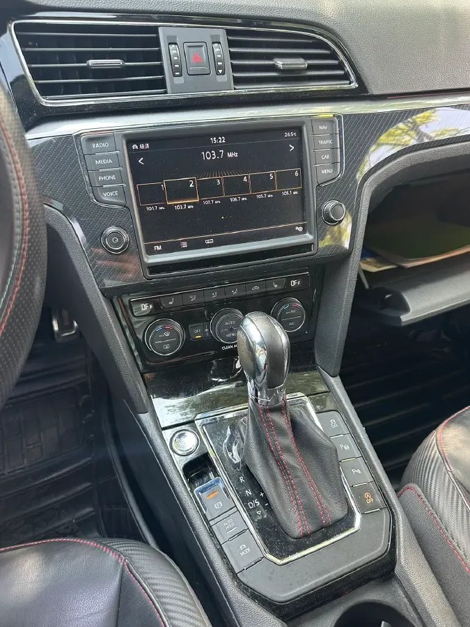 2017 Volkswagen Lamando 2.0T 220HP L4 7DCT,autocango,china used car exporter,china ev exporter,chinese used car exporter,chinese used ev exporter