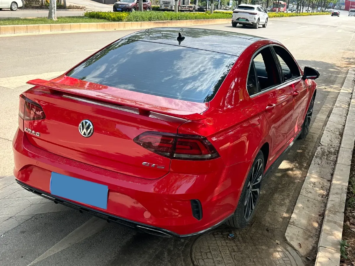 2017 Volkswagen Lamando 2.0T 220HP L4 7DCT,autocango,china used car exporter,china ev exporter,chinese used car exporter,chinese used ev exporter