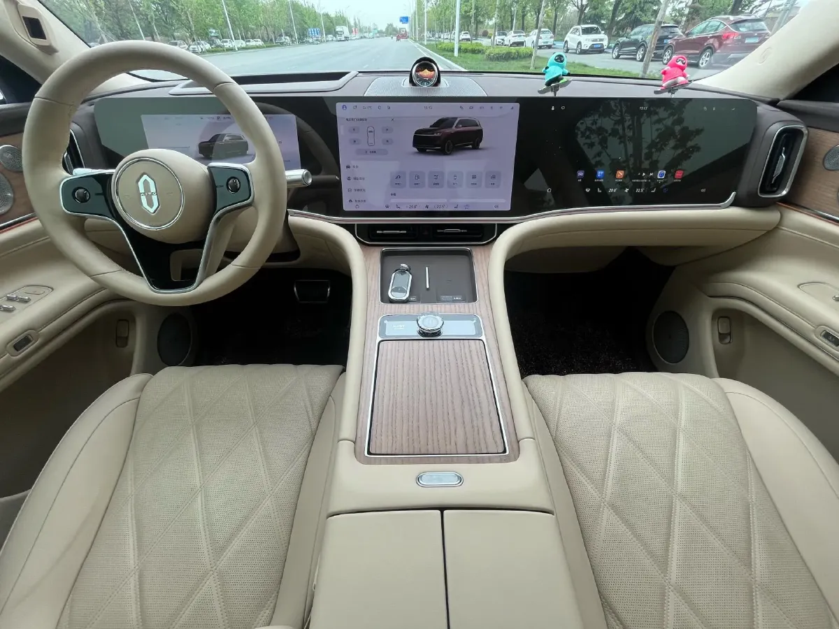 2025 AITO AITO M9 REEV 160HP REEV 52KWH,autocango,china used car exporter,china ev exporter,chinese used car exporter,chinese used ev exporter