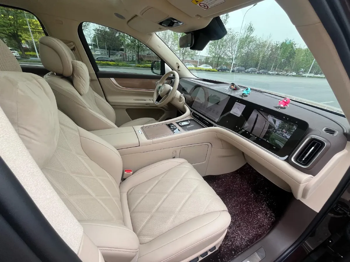 2025 AITO AITO M9 REEV 160HP REEV 52KWH,autocango,china used car exporter,china ev exporter,chinese used car exporter,chinese used ev exporter