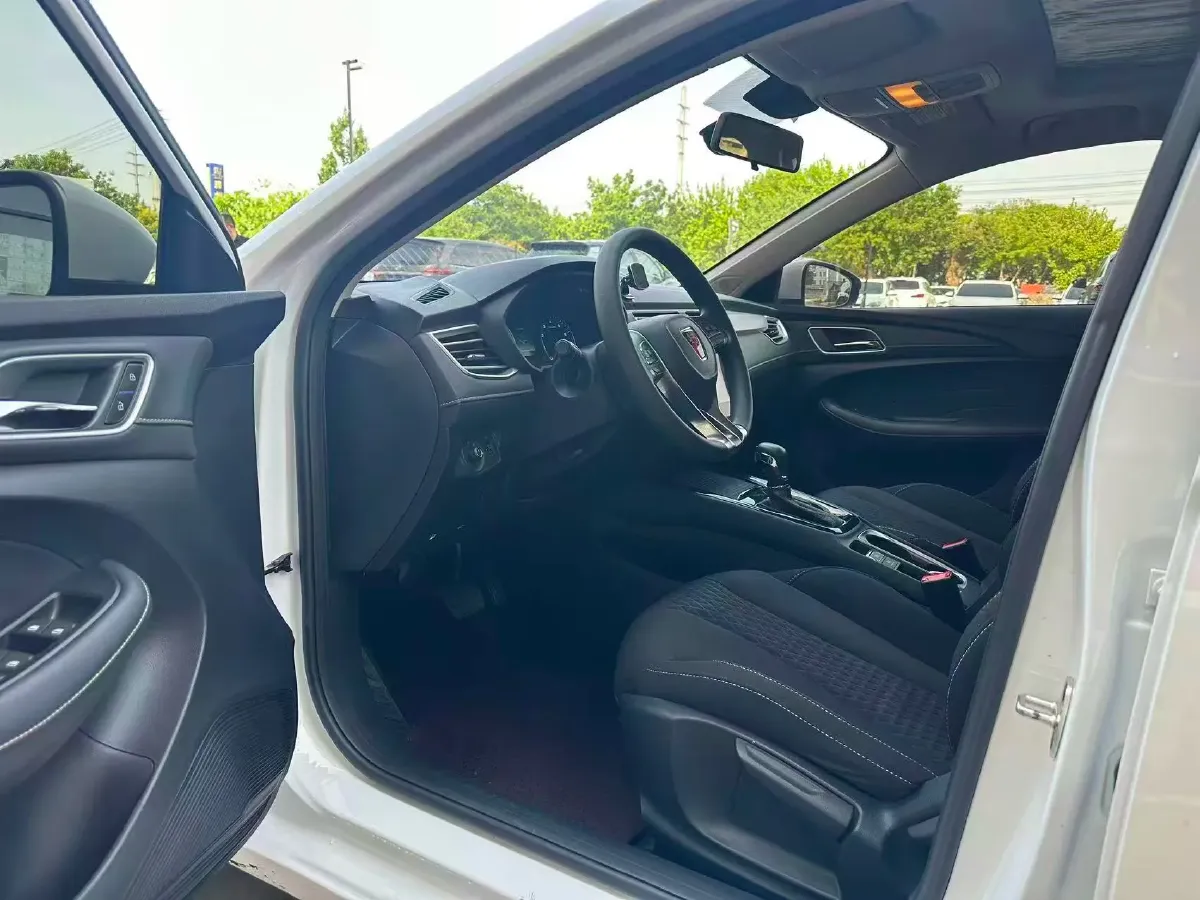 2020 Roewe i5 1.5L 120HP L4 CVT,autocango,china used car exporter,china ev exporter,chinese used car exporter,chinese used ev exporter