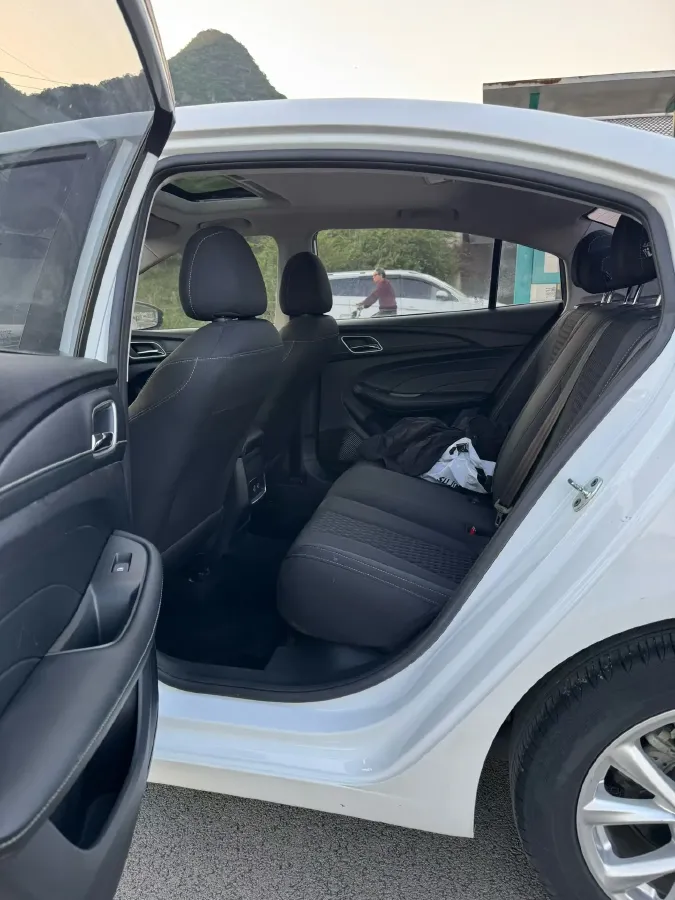 2019 Roewe i5 1.5L 120HP L4 CVT,autocango,china used car exporter,china ev exporter,chinese used car exporter,chinese used ev exporter